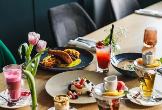 hotel *** - Hotel AKWAWIT - Usługi - zdjęcie 6