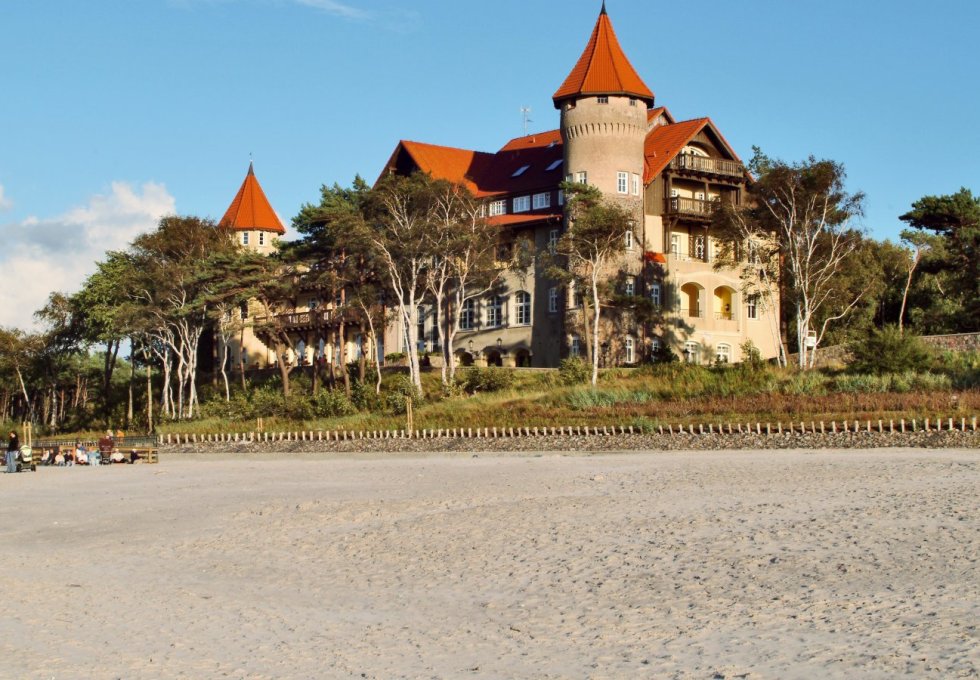 zamek - Hotel Neptun w Łebie