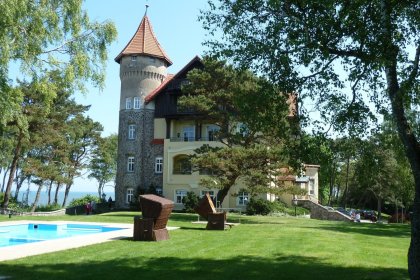 zamek - Hotel Neptun w Łebie - zdjęcie 4