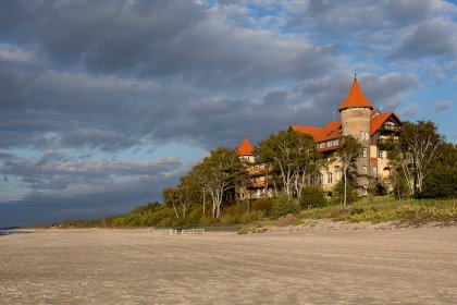 zamek - Hotel Neptun w Łebie - zdjęcie 2