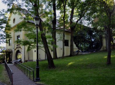 Hotel DOM ERAZMA przy pałacu Villa Decius