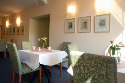 hotel *** - Hotel DOM ERAZMA przy pałacu Villa Decius - zdjęcie 1