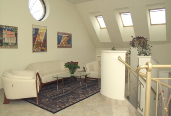 hotel *** - Hotel DOM ERAZMA przy pałacu Villa Decius - Usługi - zdjęcie 1