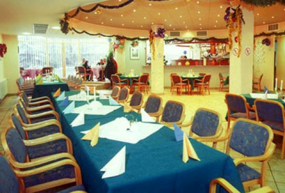 hotel *** - Hotel Uroczysko Centrum Konferencyjno - Rekreacyjne - Usługi - zdjęcie 3