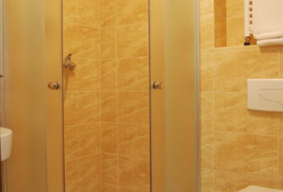 hotel *** - P.U.H. Trzy Światy - Pokoje - zdjęcie 5