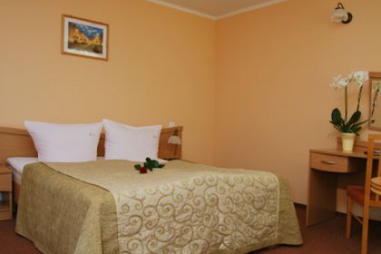 hotel *** - P.U.H. Trzy Światy - zdjęcie 16