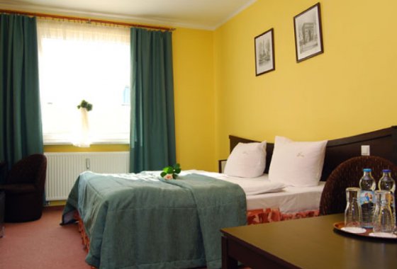 hotel *** - P.U.H. Trzy Światy - Pokoje - zdjęcie 3