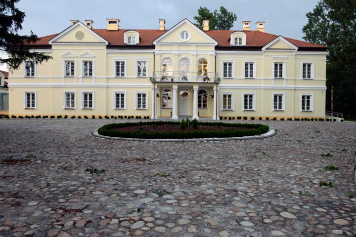 Hotel Sobienie Królewskie Golf & Country Club 