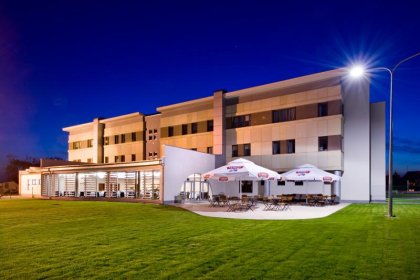 hotel *** - Hotel Symfonia - zdjęcie 1