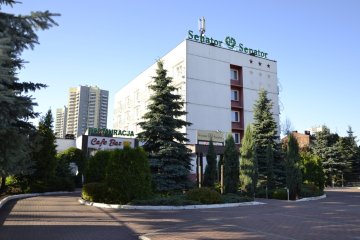 Hotel Senator***