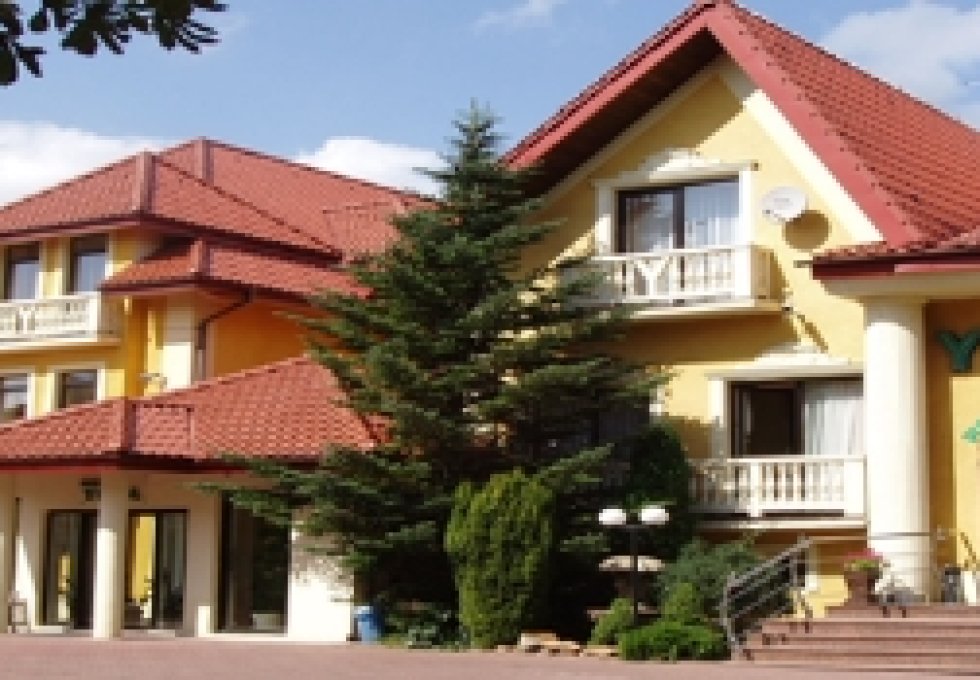 hotel *** - Hotel- Restauracja YUCA s. c.