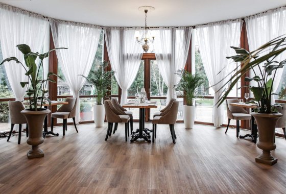 hotel *** - Dwór Konstancin *** - Usługi - zdjęcie 1