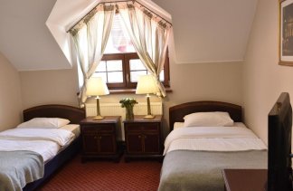 hotel *** - Hotel i Restauracja Zielona Weranda - zdjęcie 1 