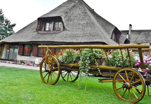 Dom Wypoczynkowy „Pod Strzechą” w Giewartowie