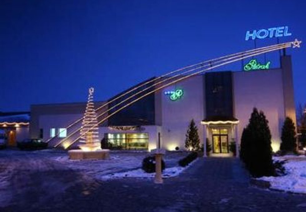 hotel *** - Hotel Pietrak Trzemeszno