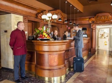 Hotel Europejski - całodobowa recepcja - SaleBiznesowe