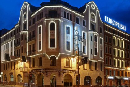 Hotel Europejski Wrocław - hotel nocą - SaleBiznesowe