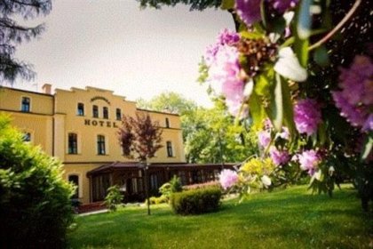 hotel *** - Hotel restauracja Dąbrówka - zdjęcie 1