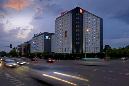 hotel - Hotel Ibis Warszawa Reduta - zdjęcie 1