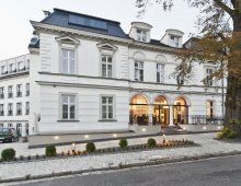Red Baron Hotel