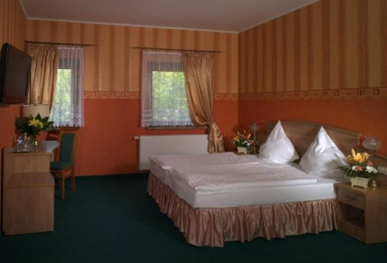 hotel *** - Hotel Bugatti - Pokoje - zdjęcie 1