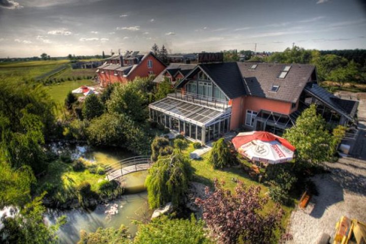 Hotel Azyl