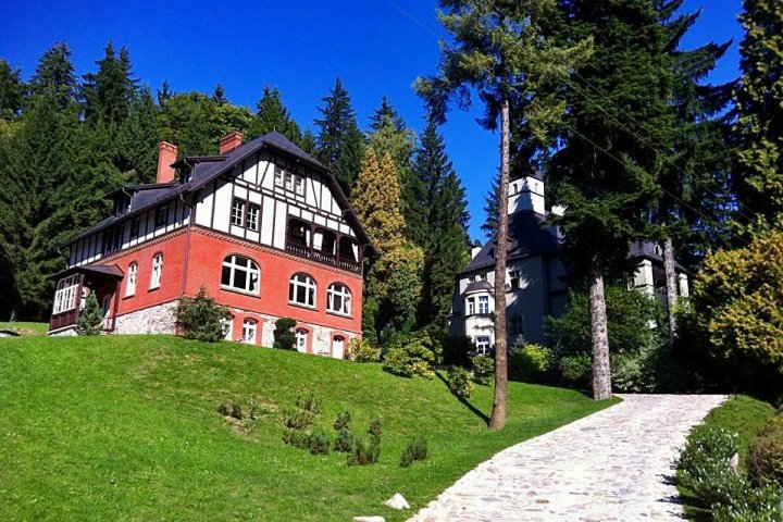 Villa Pepita & Villa Titina