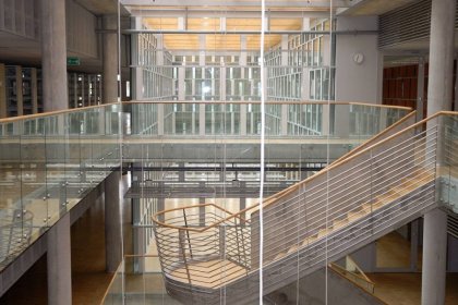 obiekt konferencyjny - Centrum Informacji Naukowej i Biblioteka Akademicka w Katowicach - zdjęcie 2