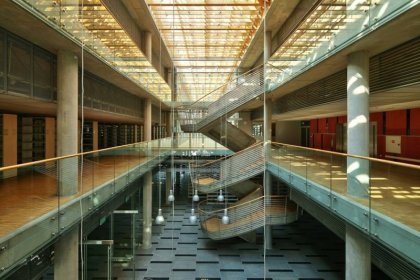 obiekt konferencyjny - Centrum Informacji Naukowej i Biblioteka Akademicka w Katowicach - zdjęcie 3