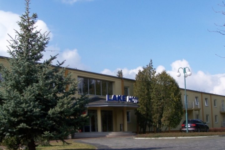 Lake Hotel