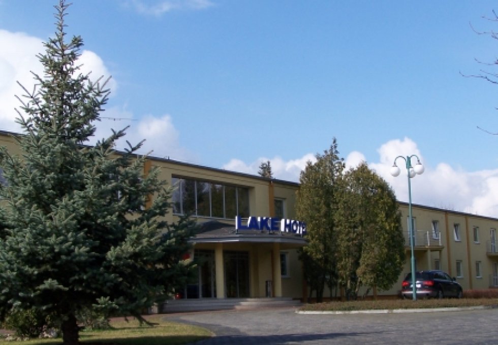 hotel *** - Lake Hotel