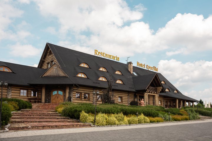 Restauracja i Hotel*** Rycerski