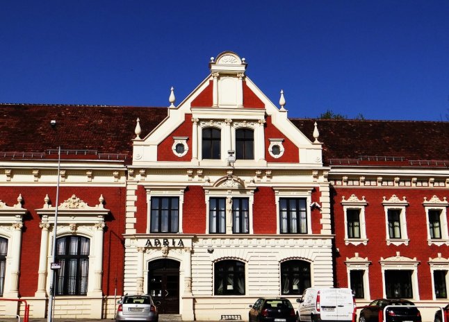 Hotel & Centrum Biznesowe & Restauracja Adria
