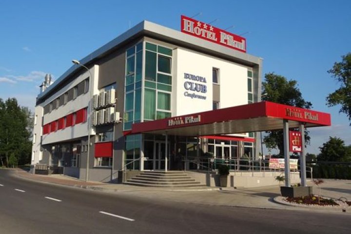 Hotel *** Pikul