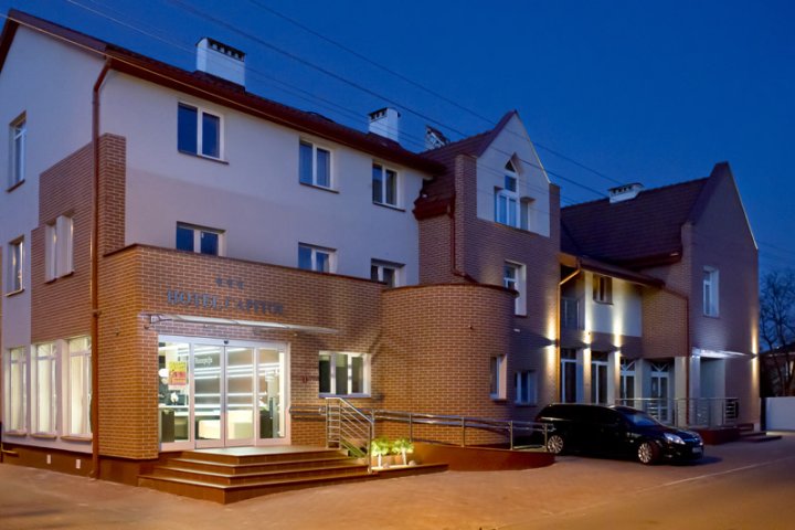 Hotel Capitol***
