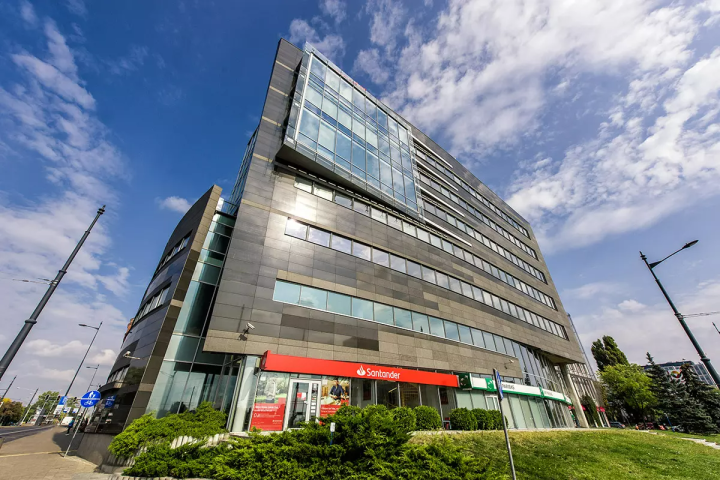 Business Centre Forum 76