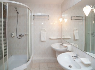 Hotel Ikar - łazienka - SaleBiznesowe