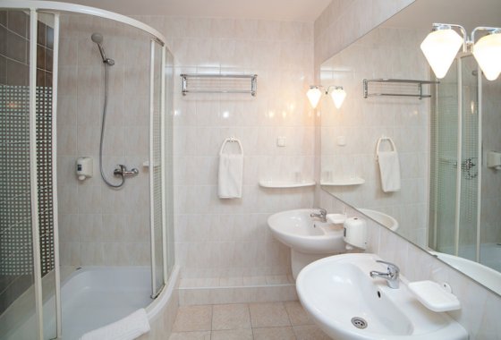 Hotel Ikar - łazienka - SaleBiznesowe