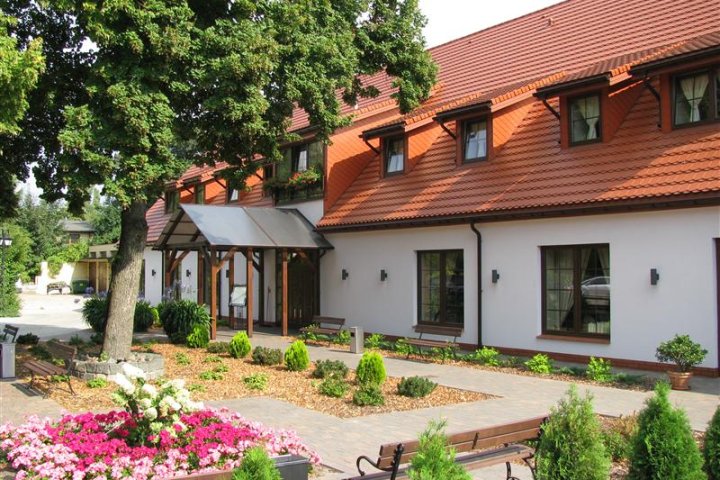 Folwark Restauracja & Hotel
