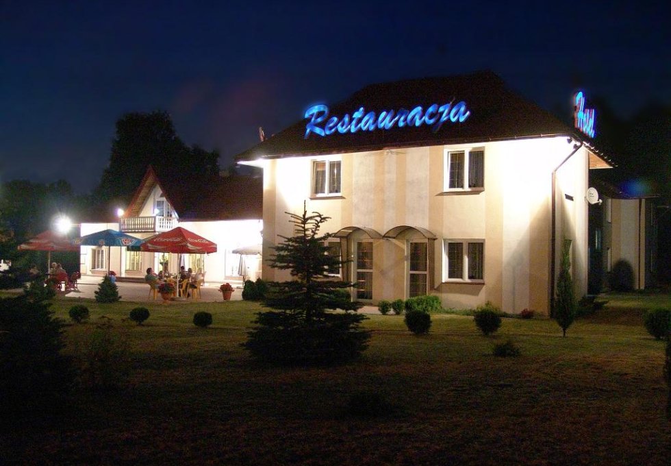 hotel *** - Hotel Pod Dębami Dłutów