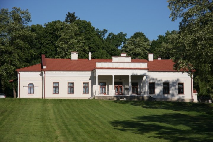 Dwór I.J. Paderewskiego w Kąśnej Dolnej
