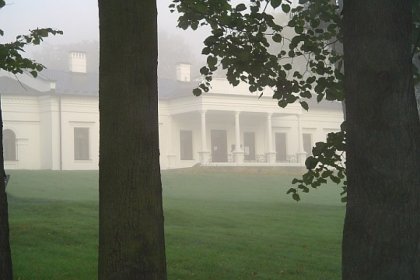 dworek - Dwór I.J. Paderewskiego w Kąśnej Dolnej - zdjęcie 2