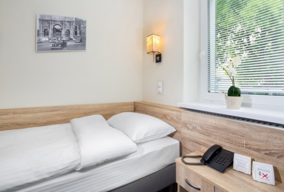 hotel - Automobil Hotel - Pokoje - zdjęcie 1