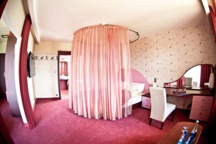 hotel *** - Rodan - zdjęcie 5