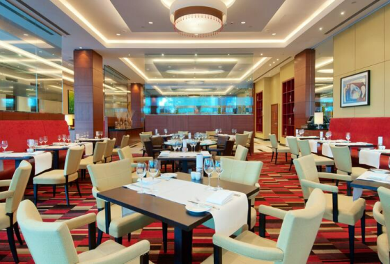 hotel **** - Hilton Warsaw City - Usługi - zdjęcie 1