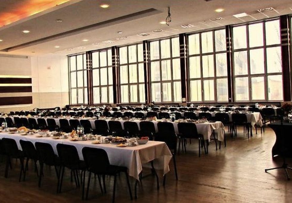 inny - Restauracja & Sala Widowiskowa "Cantina"