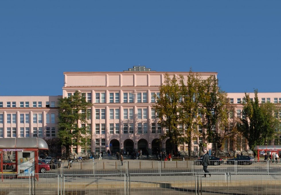 inny - Szkoła Główna Handlowa