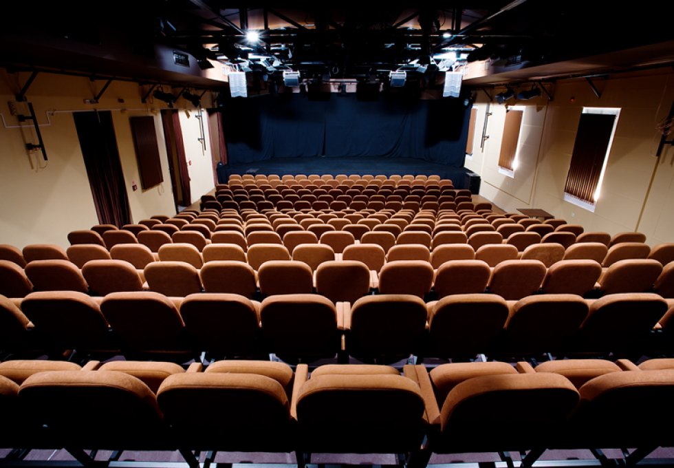 inny - Teatr Kamienica