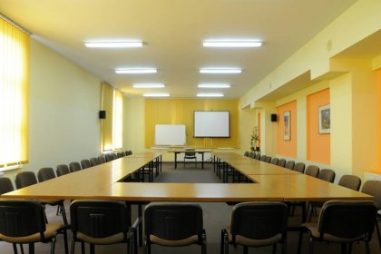 obiekt konferencyjny - Centrum Konferencyjno-Szkoleniowe Fundacji Nowe Horyzonty - zdjęcie 2