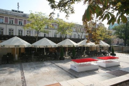 inny - Skwer - filia Centrum Artystycznego Fabryka Trzciny - zdjęcie 1